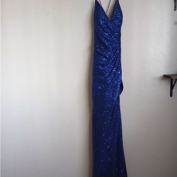 Dresses & Skirts - Elegant Blue Sequin Gown